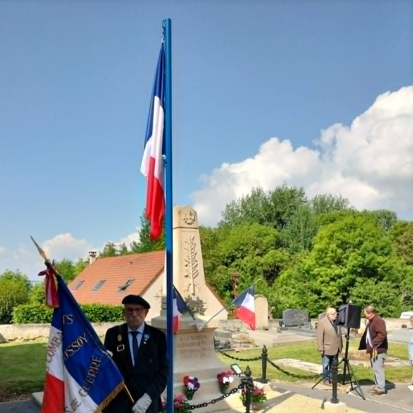 J-M Ridet, Porte-Drapeau de Fossoy © Commune de Fossoy